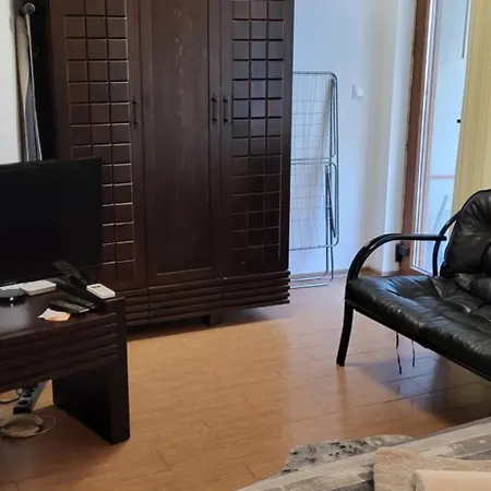 Апартаменты Cozy In The Hart Of The